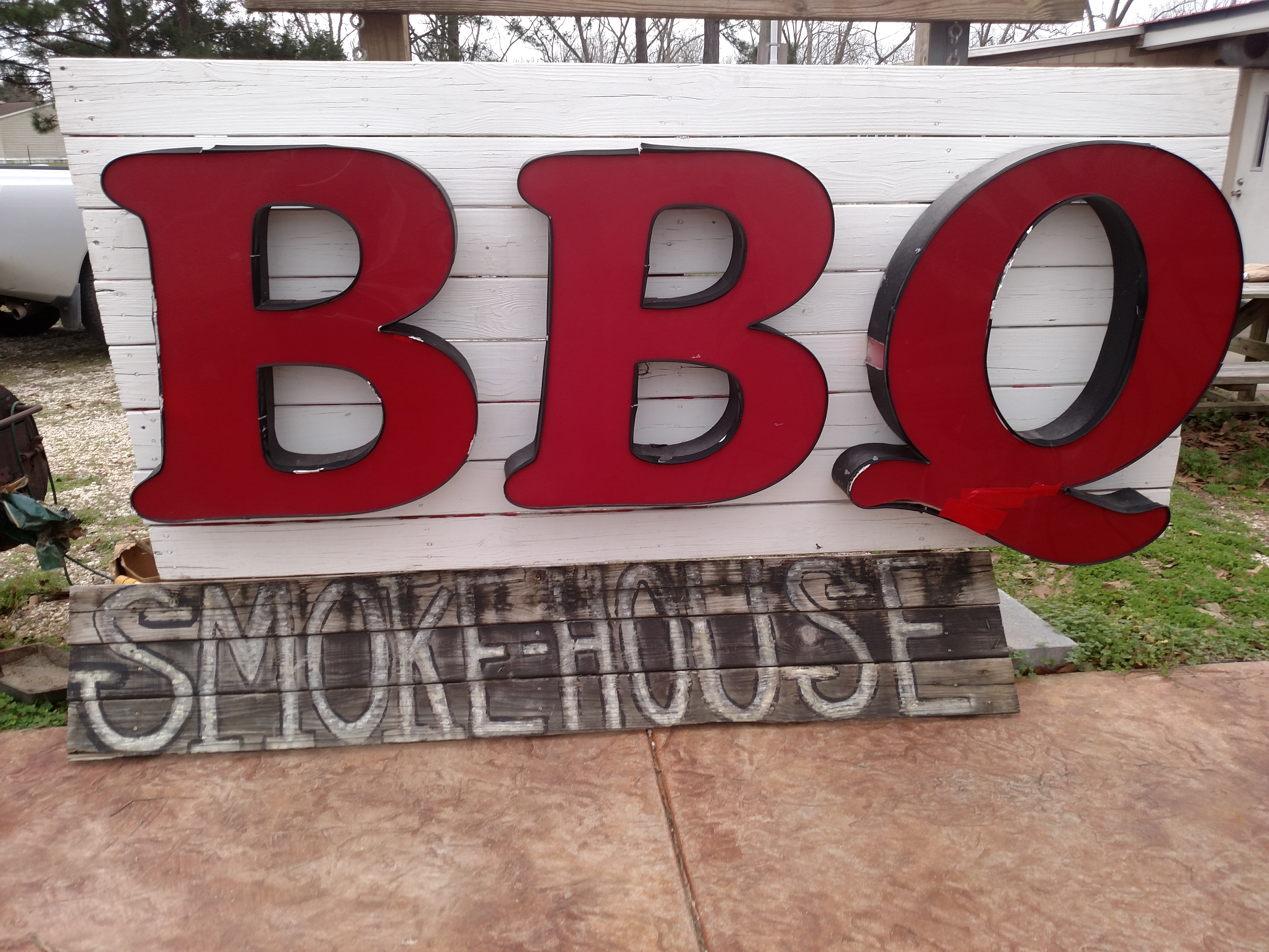 Dinner Bell Kitchen & Smokehouse